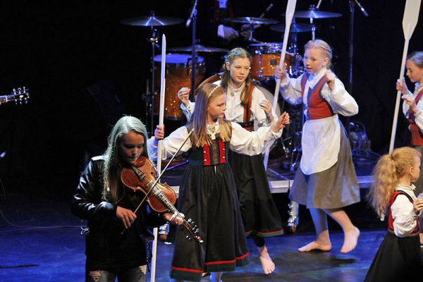 Opningsfesten i Oseana, juni 2011